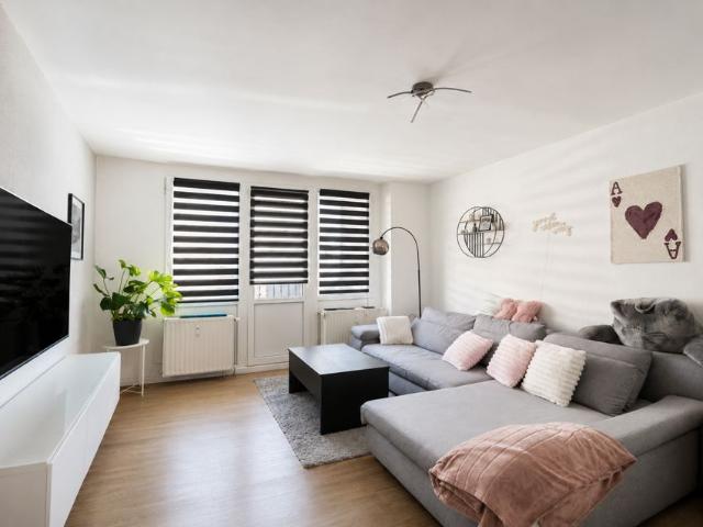 Nähe Stadtgarten: Schön geschnittene 3 Zimmerwohnung mit guter Ausstattung und Balkon