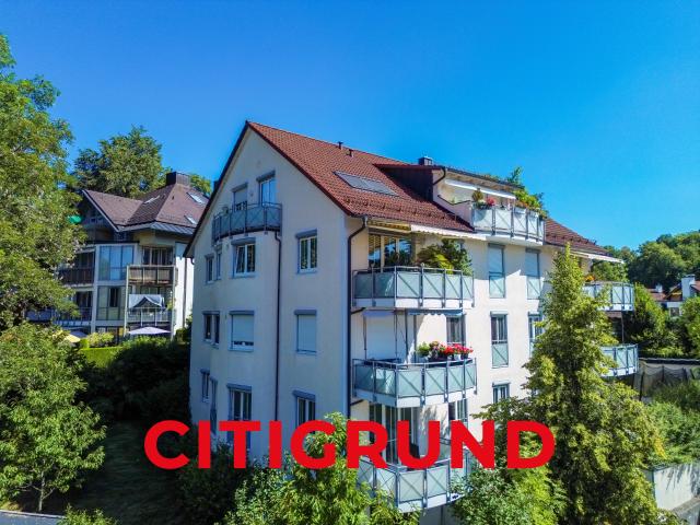 Nahe Starnberger See Hell. Geräumig. Familienfreundlich. Maisonette mit Hauscharakter!