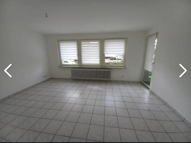 Nähe Schölerberg gut aufgeteilte Wohnung mit Einbauküche