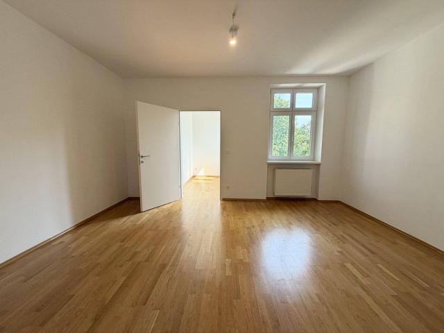NAHE Schloss Liesing 1 Zimmer Wohnung mit Loggia