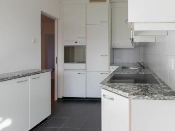 Nähe Schwarzpark und Birs gemütliche 3 Zimmerwohnung im 3.OG