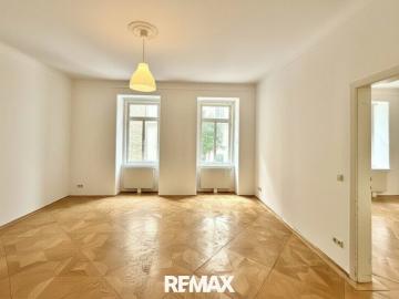 Nähe U6 Altbaucharme 3 Zimmerwohnung / auch als WG geeignet
