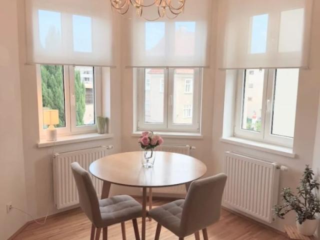 NÄHE UNI CAMPUS KREMS! CHARMANTE 2 ZIMMER WOHNUNG mit BALKON!