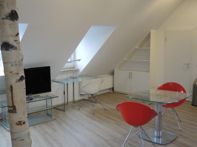 Nähe Uniklinik, chice, voll möblierte, all incl. 1 Zimmer DG Wohnung mit Einbauküche Köln Lindenthal
