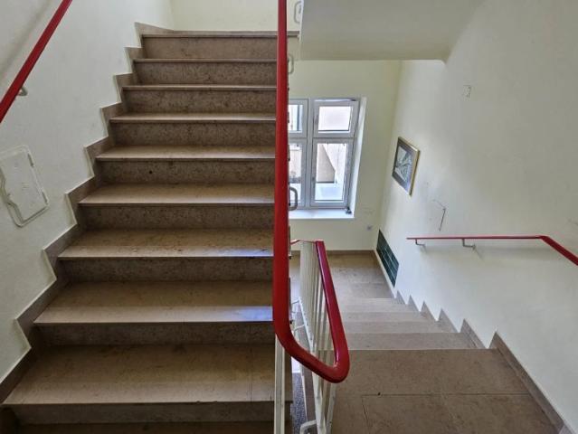 Nähe Universitätsklinikum BALKON Mietwohnung mit Einbauküche im 1. LIFT Stock