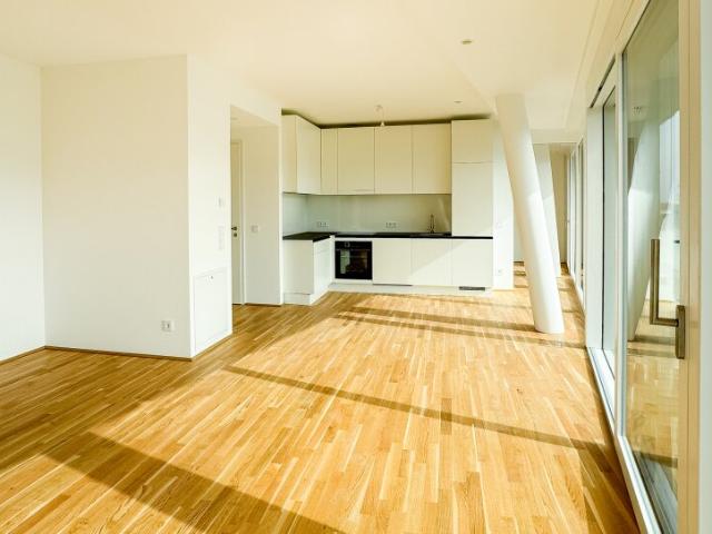 Nähe UNO City Pärchenwohnung mit perfektem Grundriss und Temperierung im Sommer Neubau