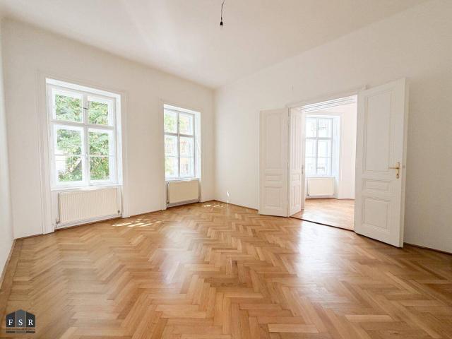 Nähe Votivkirche! 3 Zimmer Stilaltbauwohnung + Balkonoption in prachtvollem Zinshaus neue Tischlerküche inklusive komplette Innenhofruhelage