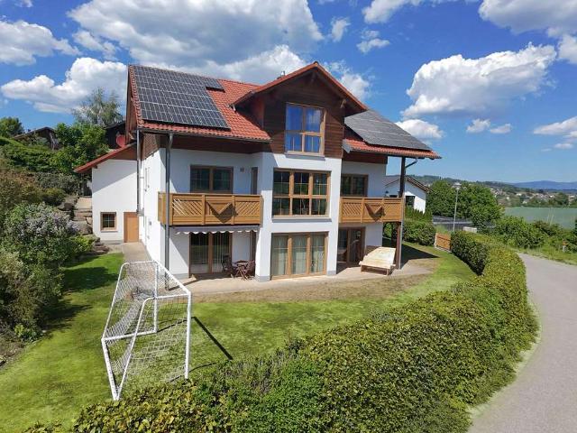 Nahezu energieautark & smart: 244 m² Wohnfläche, Sauna, Doppelgarage, Panoramalage EW möglich