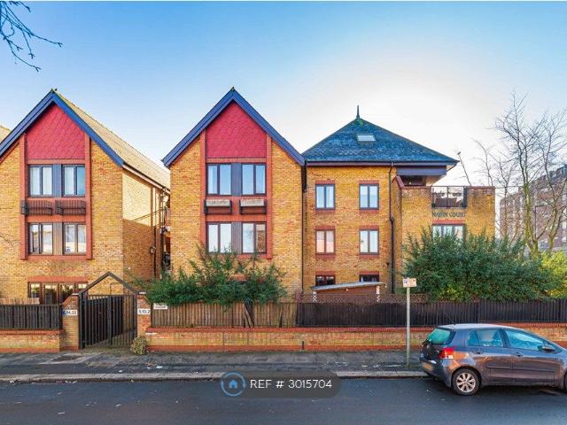Nairn Court, London SW19, 2 bed flat to rent, £2,120 pcm | PrimeLocation