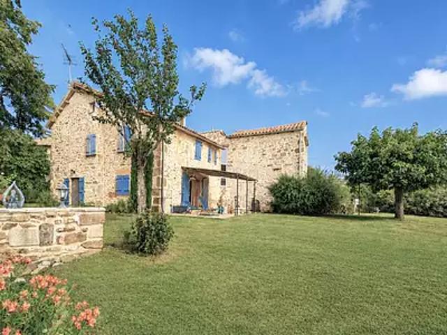 Najac 12270 Achat / Vente maison 8 pièces t8 au dernier étage jardin