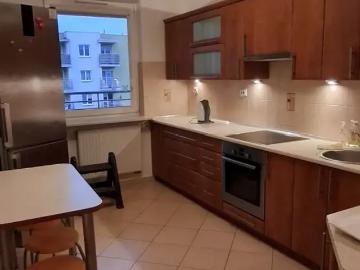 Najem/2 pokoje z osobną kuchnią i garażem/Metro