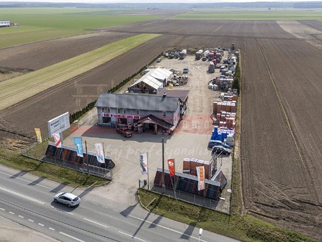 Obiekt usługowo handlowy z magazynem 500 m² i działką 1,2 ha