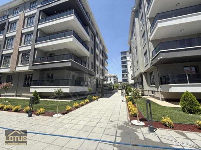 NAKKAŞ MAHALLESİNDE SİTE İÇİ LÜX DAİRE