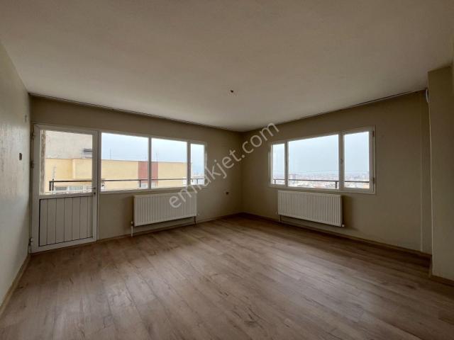 Naldöken İzban Yakını Deniz Manzaralı Ve Doğalgazlı 3+1 Kiralık Daire