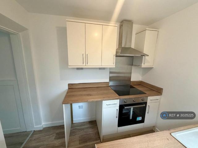Napier St, Barrow In Furness, LA14 2 bed terraced house to rent £750 pcm £173 pw