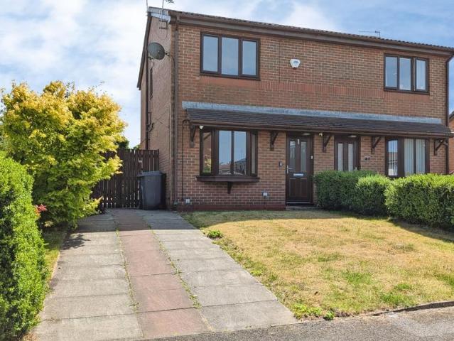 Napier Street, Shaw, OL2 2 bed semi detached house to rent £1,195 pcm £276 pw