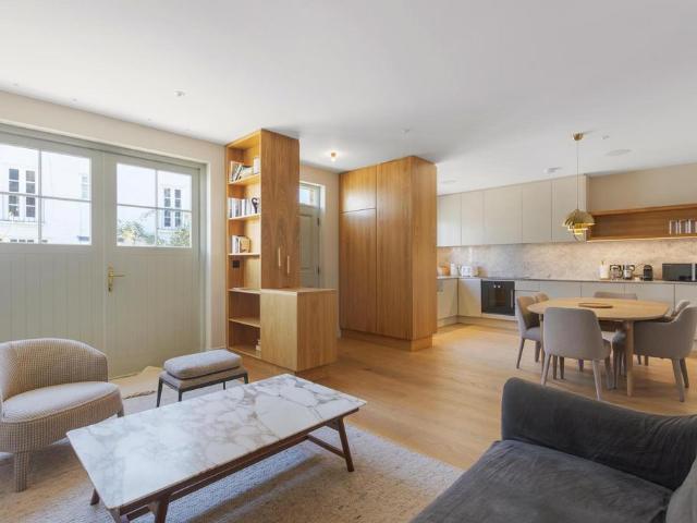 Napier Place, London W14 3 bed terraced house to rent £16,683 pcm £3,850 pw