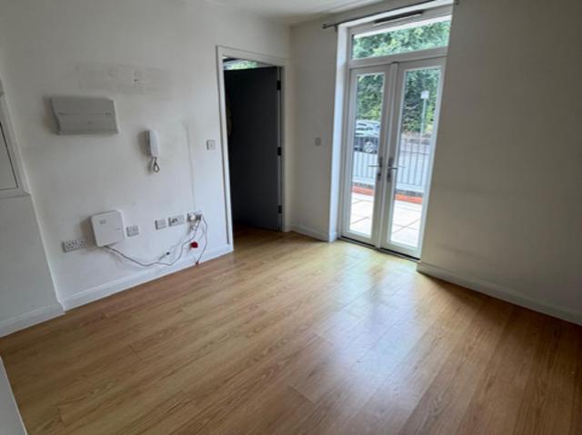 Napier Road, Luton LU1 1 bed flat to rent £1,100 pcm £254 pw