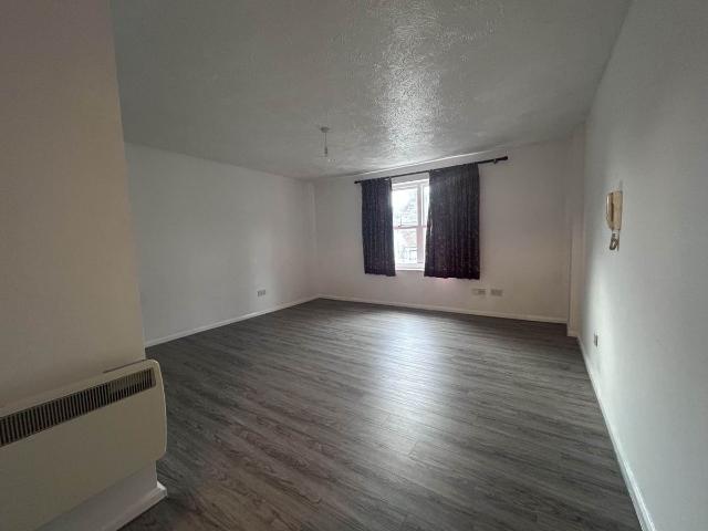 Napier Road, Luton LU1, Studio to rent, £875 pcm | PrimeLocation