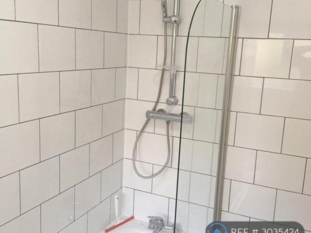 Napier Road, Southsea, PO5 1 bed in a house share to rent £525 pcm £121 pw