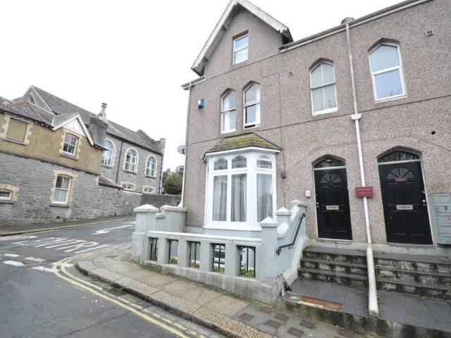 Napier Terrace, Plymouth PL4 1 bed flat to rent £895 pcm £207 pw