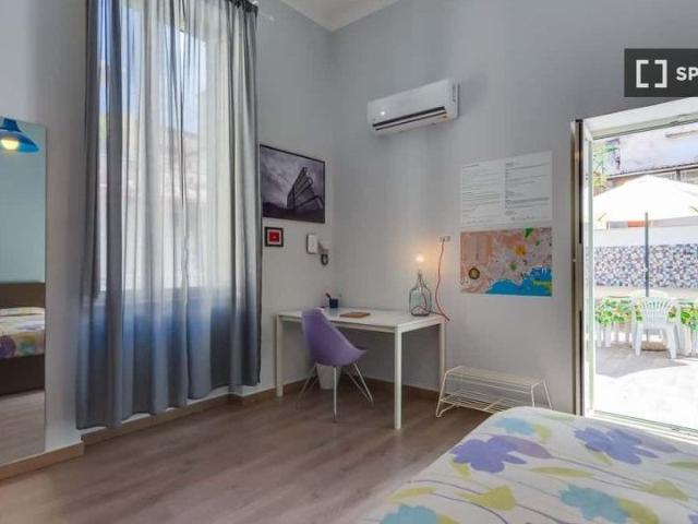 naples, Campania 80136