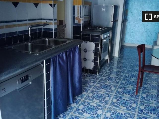naples, Campania 80142