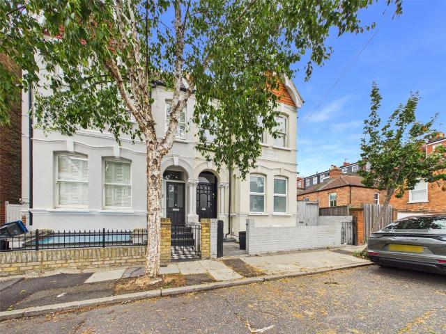 Napoleon Road, St Margarets TW1, 3 bed flat to rent, £2,600 pcm | PrimeLocation