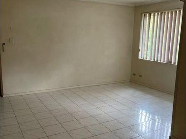 NARWEE 2 BEDROOM UNIT WITH LUG CLOSE TO STATION