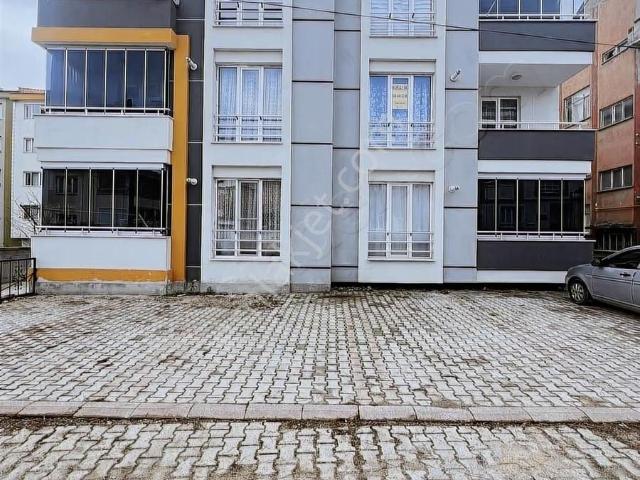 Çınar Emlak'tan Eşyalı Satılık 1+1 Daire