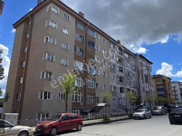 Çınar Emlak'tan Hatipoğlu Sitesinde Satılık 3+1 Daire