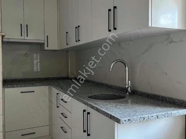 Çınar Postane Arkası Geniş 2+1 Dükkan Üstü Kiralık Daire