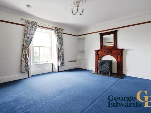 NARBERTH SA67 2 bed apartment to rent £700 pcm £162 pw