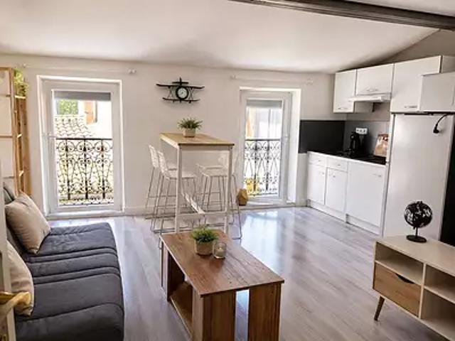 Narbonne 11100 Location appartement 1 pièce t1 au dernier étage