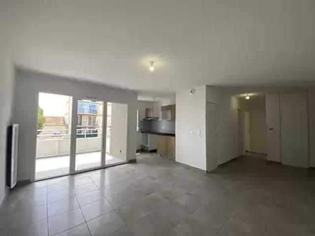 Narbonne 11100 Location appartement 3 pièces t3 au dernier étage