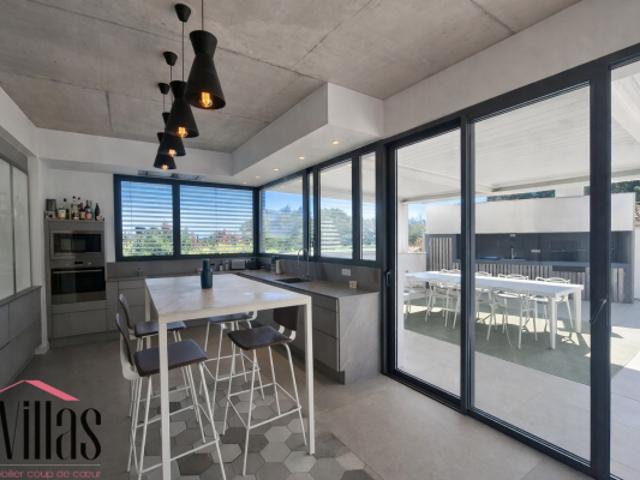 Narbonne Superbe villa contemporaine de 240 m2
