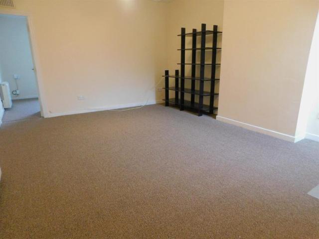 Narborough Road, Leicester LE3, 1 bed flat to rent, £825 pcm | PrimeLocation