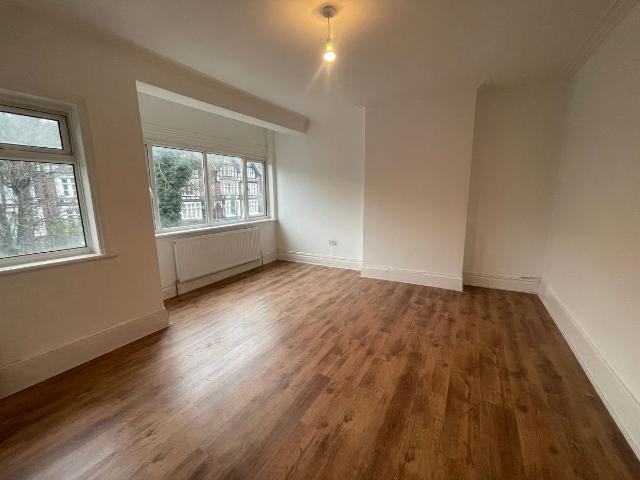 Narborough Road, Leicester LE3, 3 bed flat to rent, £1,050 pcm | PrimeLocation