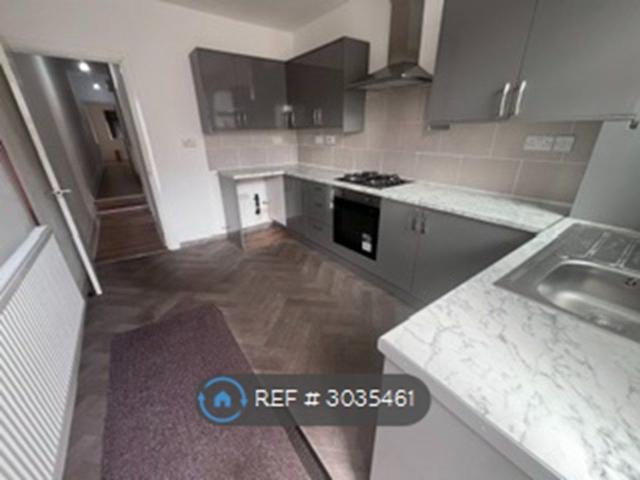 Narborough Road, Leicester LE3, 3 bed flat to rent, £950 pcm | PrimeLocation