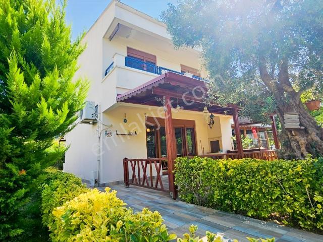 Çınarcık Esenköyde Dubleks 3+1 Villa Plaja Yakın