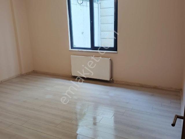 Çınarcık Merkezde Yeni Binada Kiralık 2+1 Daire
