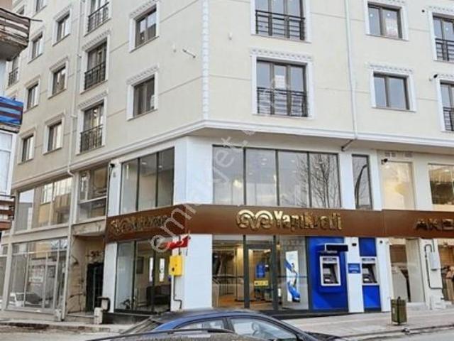 Çınar'dan Cumhuriyet Caddesi Üzeri Beyaz Saray'da Satılık Daire