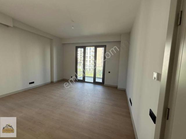 Çınarköy Evleri Peyzaj Manzaralı Oturuma Hazır Kiralık 3+1 Daire