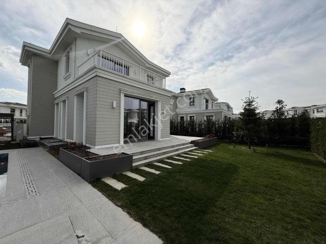 Çınarköy Evleri Üst Etapta Önü Açık Kiralık Villa