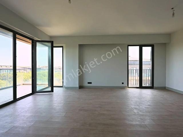 Çınarköy Evleri'nde Devren Satılık 3+1 Orman Manzaralı 180 M² Daire