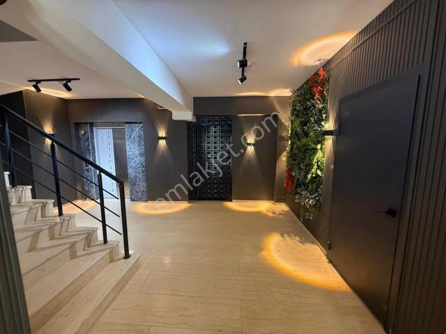 Çınarlı Mah Site İçerisinde Ebeveyn Banyolu Sıfır 2+1