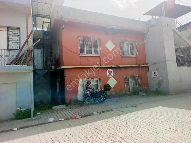Narlıca 27 Mayıs Caddesi 2. Katlı Ana Yol Üstü 2+1 Bahçeli Ev
