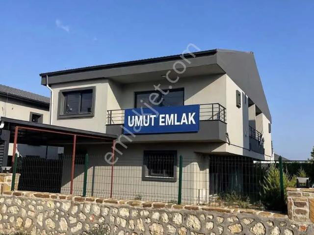 Çınarlıda Müstakil Tadında Bağımsız Giriş Bağımsız Geniş Bahçeli