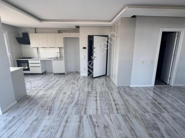 Çınarlıda Az Katlı 3+1 Açık Mutfak Doğalgazlı Migrosa Yakın Cadde Üzeri Kiralık Dubleks