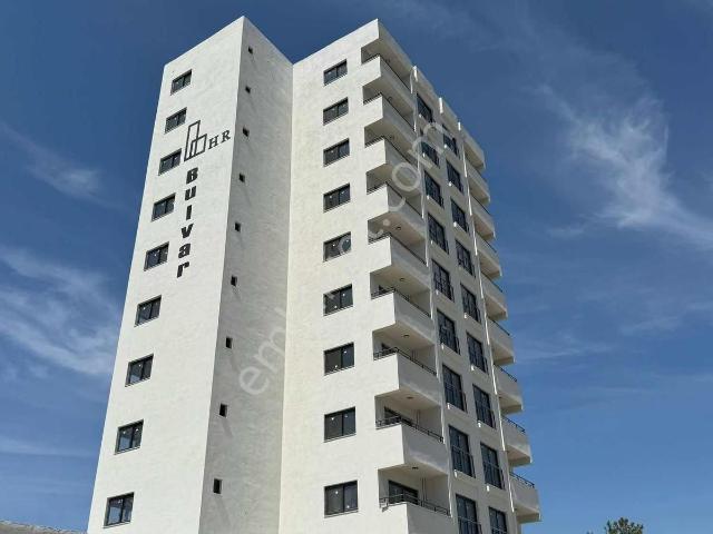 Çınarlıda 30 Metre Bulvar Üzeri Satılık Hasarsız 1+1 Köşe Daire